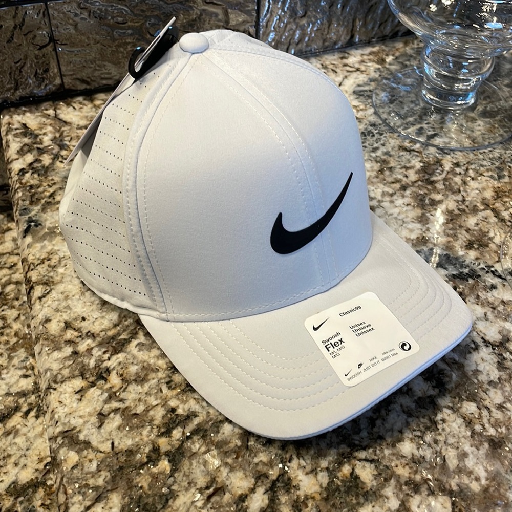 Nike Dri-Fit Classic 99 M/L Swoosh Flex very light gray new with tags